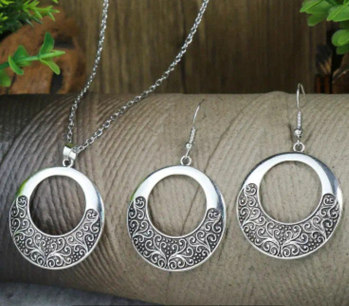 Silver Earrings & Necklace